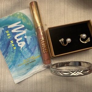 4PC BUNDLE OF JEWELRY/SKINCARE/MAKEUP